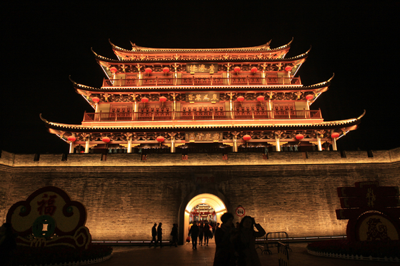 Proyek Pencahayaan Guangjiqiao Profesional Led Wall Washer IP65 Untuk Gedung Tinggi Kota Tema