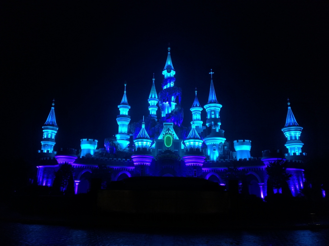 Cahaya panggung COB LED dengan kecerahan tinggi 200W RGBW 4 In1 Magic Par For Fantawild Cartoon Castle Project