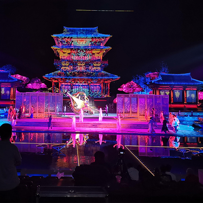 RGBW Led 150W Cob 4 In 1 Waterproof Zoom Par Untuk Outdoor Events Stage Project